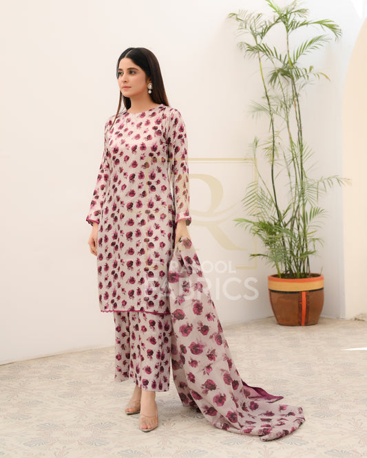 Chic Shamose Silk 3-Piece Suit